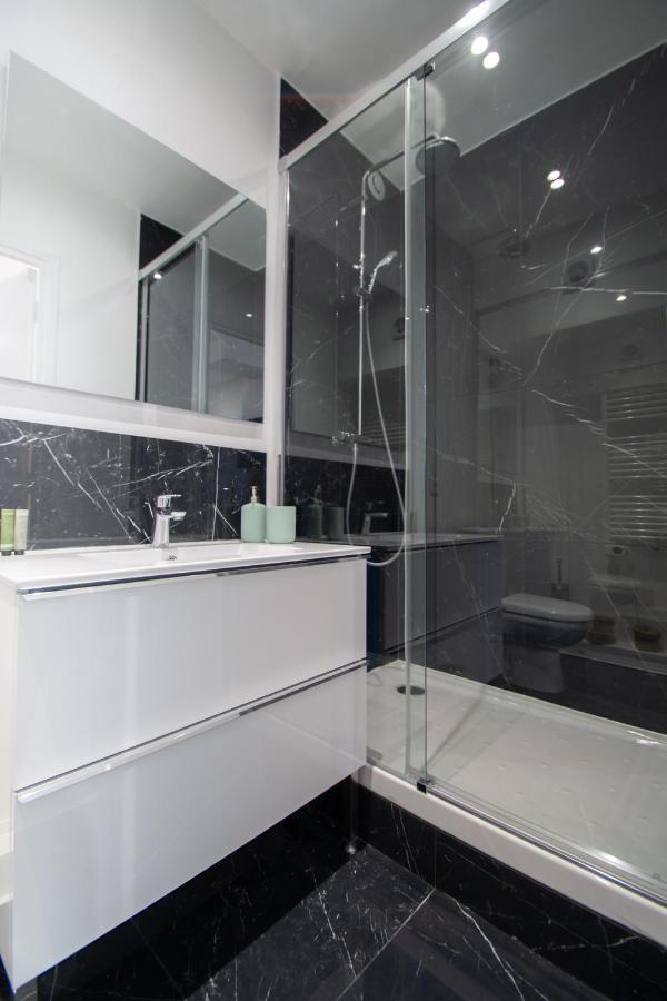 Luxury Flat- Eiffel Tower Aparthotel Paris Luaran gambar